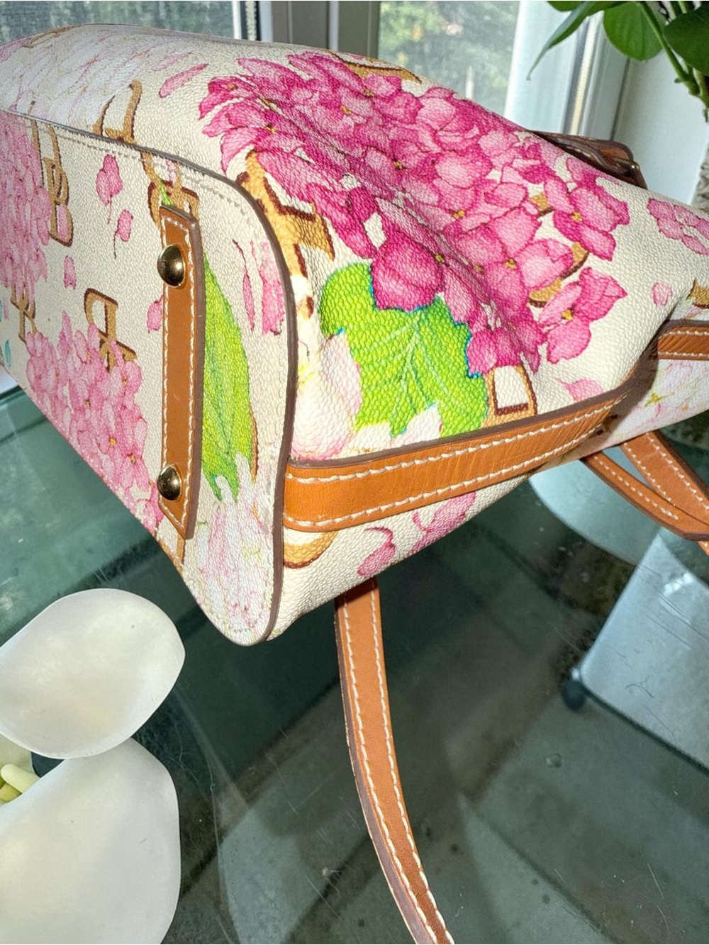 Dooney & Bourke EUC Floral Hydrangea Tote in Pink, Blue and Brown - Picture 8 of 14